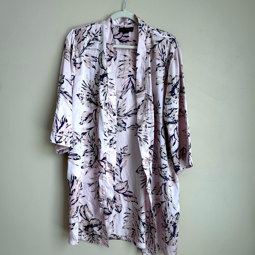 HOUSE OF HARLOW 1960 Blush Floral‎ Botanical Robe Small